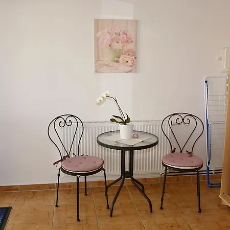 Aparman Hr&hr Apartment *